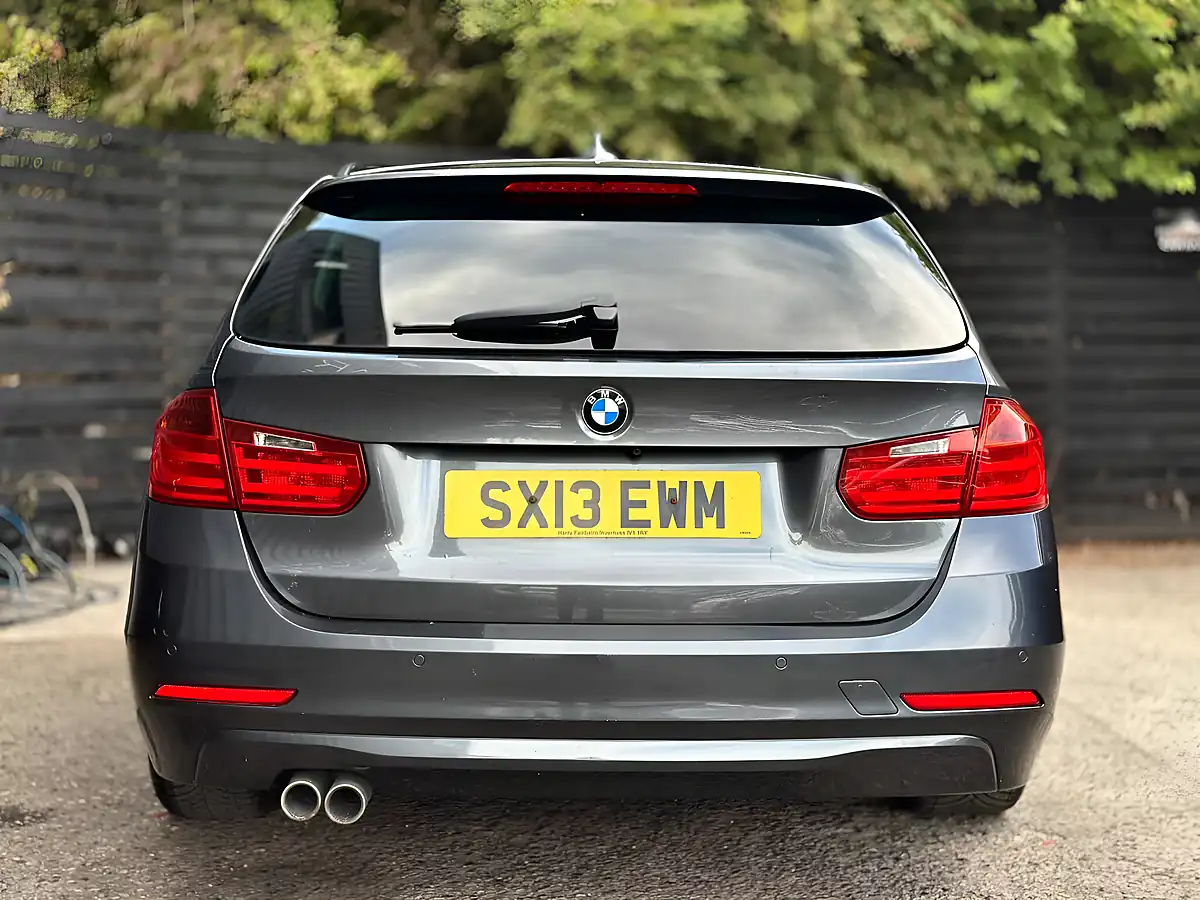 Used 2013 BMW 3 Series Se Grey - Interior and Exterior details 3