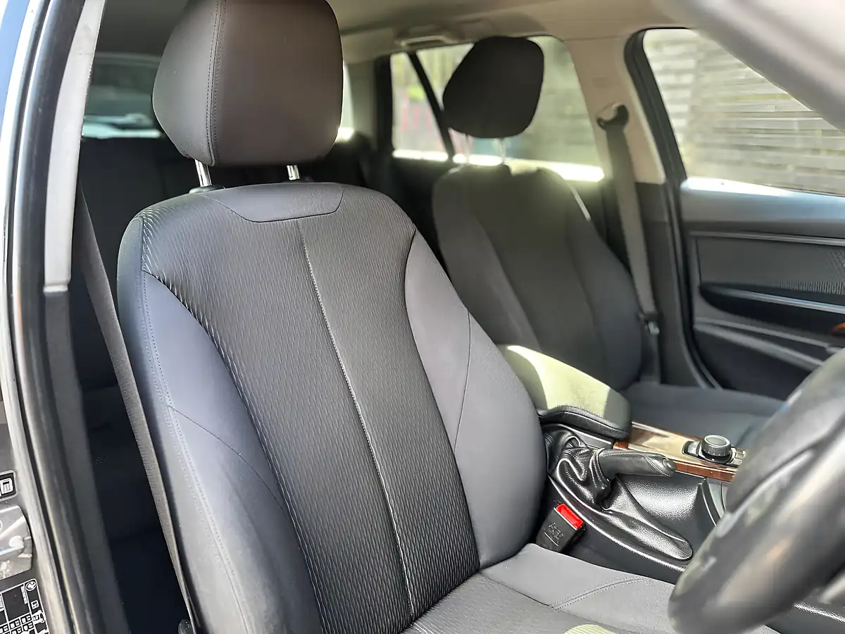Used 2013 BMW 3 Series Se Grey - Interior and Exterior details 7