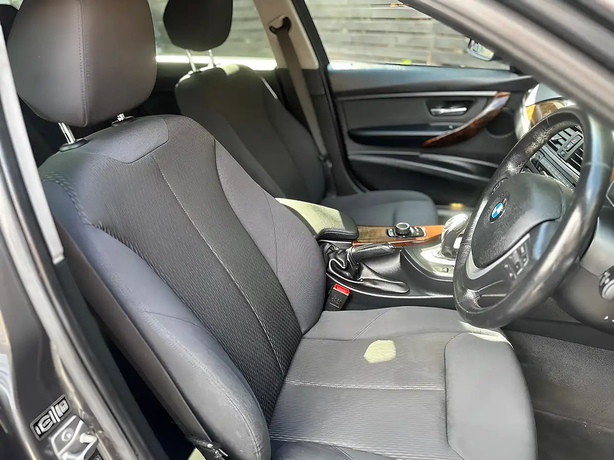 Used 2013 BMW 3 Series Se Grey - Interior and Exterior details 8