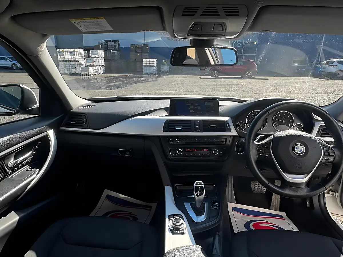 Used 2013 BMW 3 Series Se White - Interior and Exterior details 13