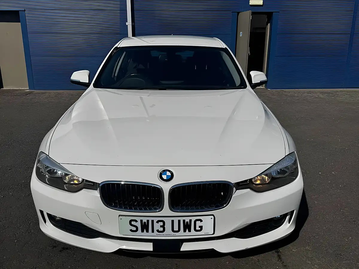 Used 2013 BMW 3 Series Se White - Interior and Exterior details 3