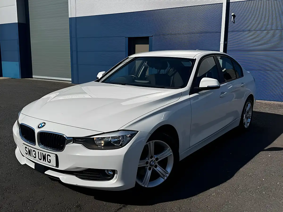 Used 2013 BMW 3 Series Se White - Interior and Exterior details 4