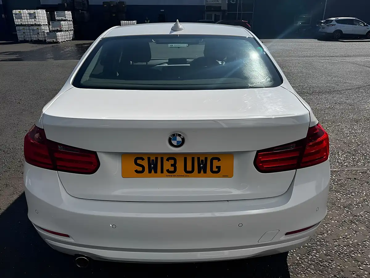 Used 2013 BMW 3 Series Se White - Interior and Exterior details 6