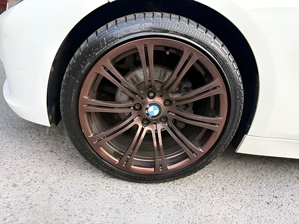 Used 2013 BMW 3 Series Se White - Interior and Exterior details 19