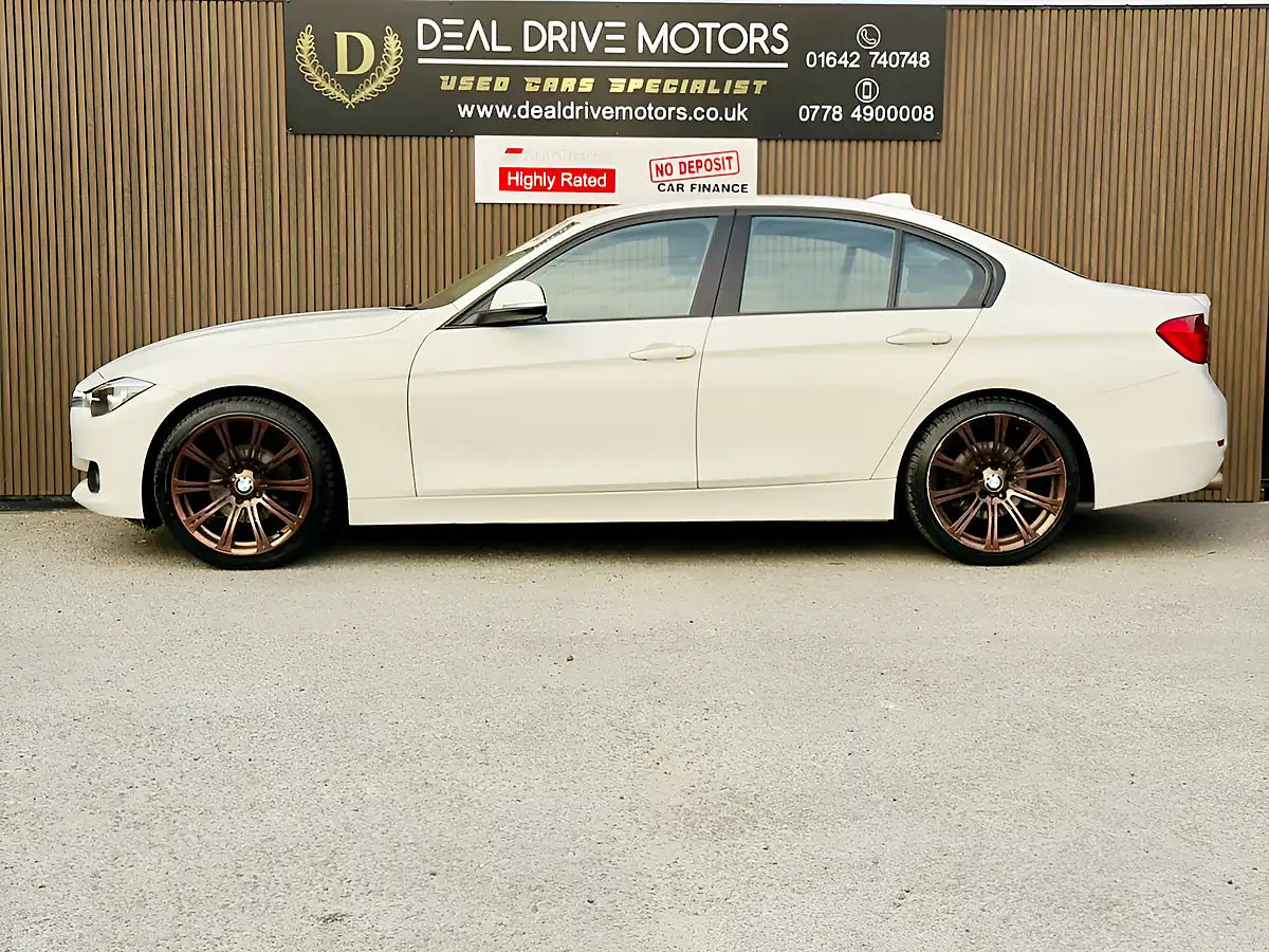 Used 2013 BMW 3 Series Se White - Interior and Exterior details 4