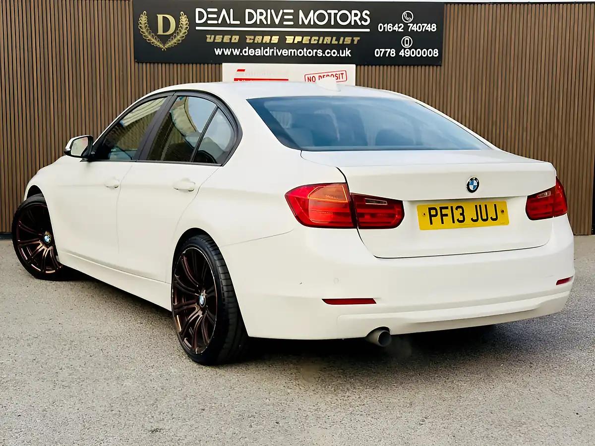 Used 2013 BMW 3 Series Se White - Interior and Exterior details 5