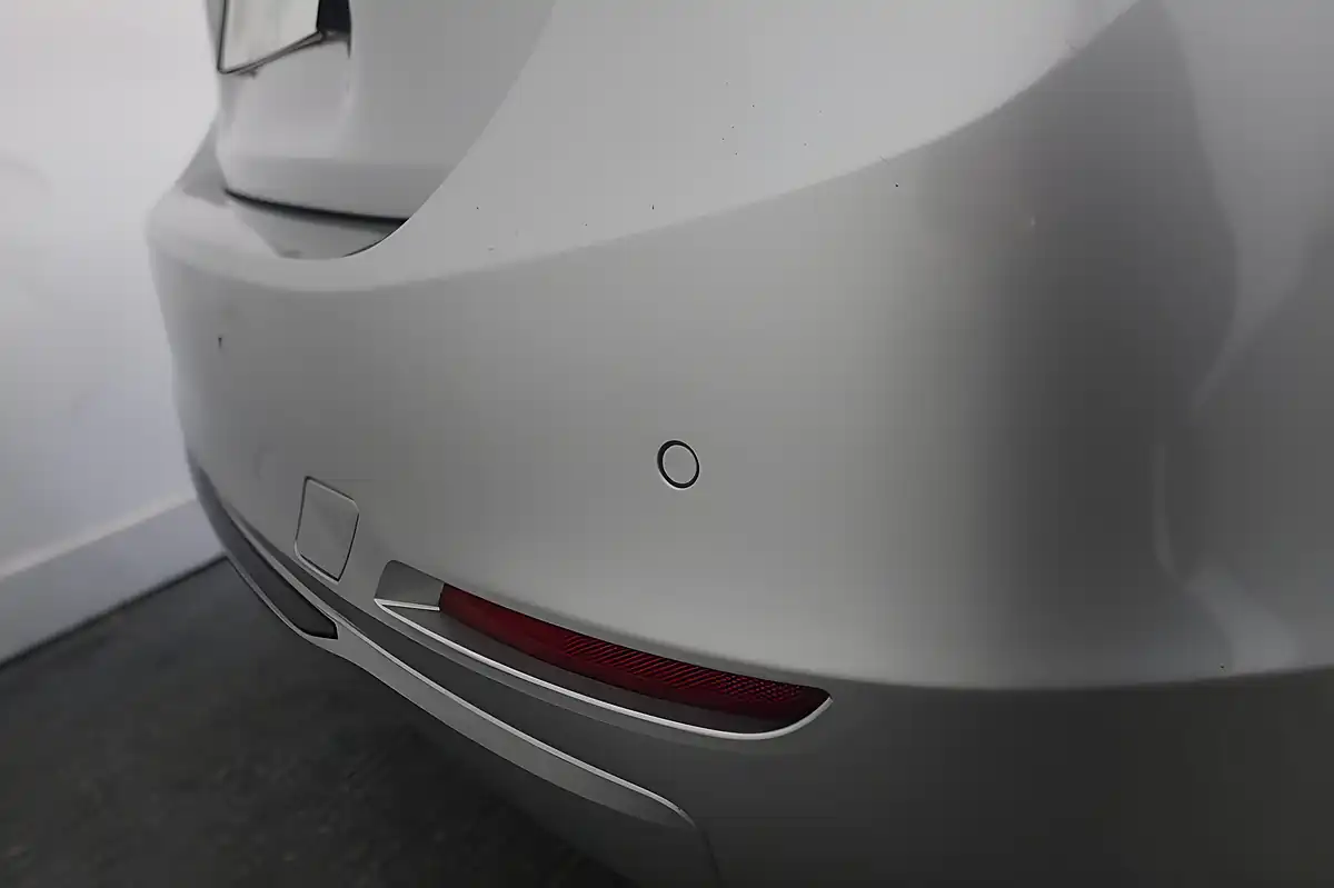 Used 2013 BMW 3 Series Sport Silver - Interior and Exterior details 11