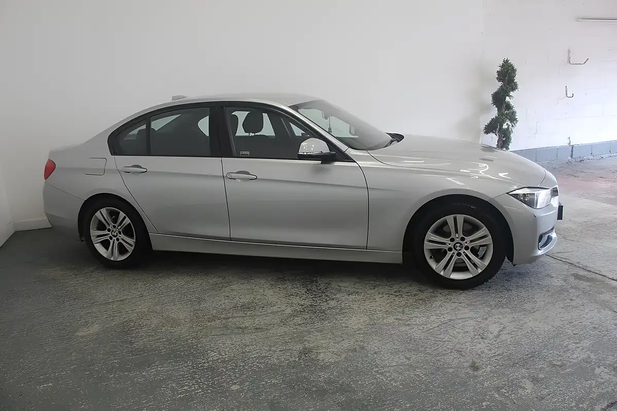 Used 2013 BMW 3 Series Sport Silver - Interior and Exterior details 3