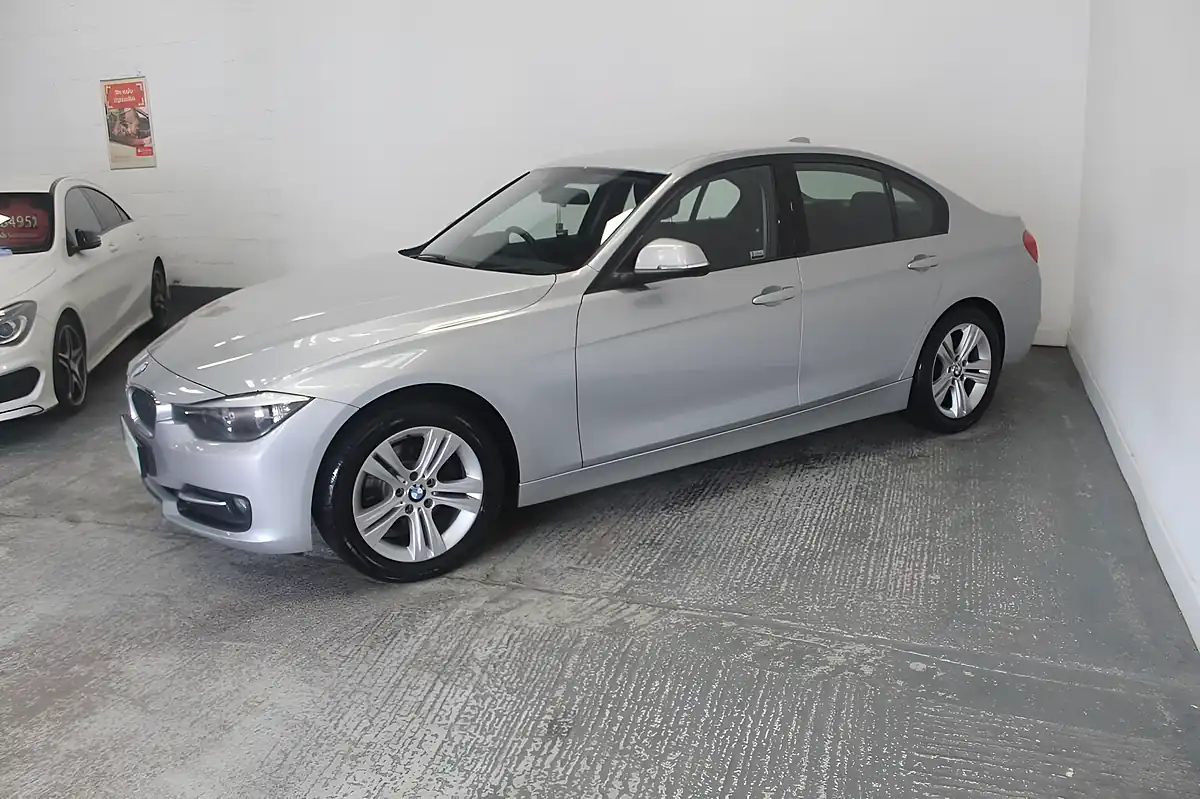Used 2013 BMW 3 Series Sport Silver - Interior and Exterior details 4