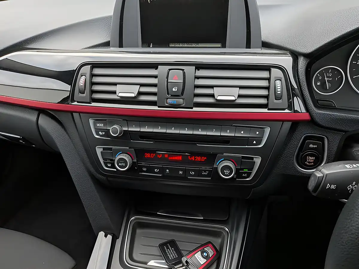 Used 2013 BMW 3 Series Sport Touring White - Interior and Exterior details 15
