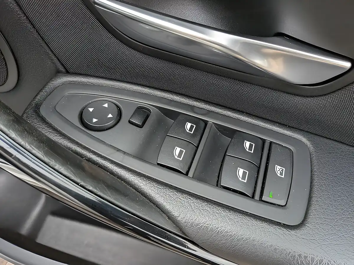 Used 2013 BMW 3 Series Sport Touring White - Interior and Exterior details 20