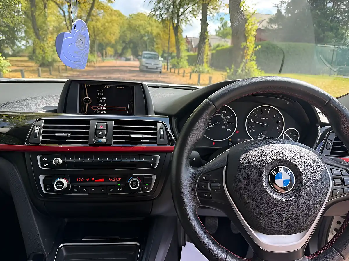 Used 2013 BMW 3 Series Sport White - Interior and Exterior details 15