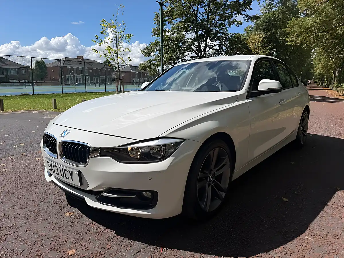 Used 2013 BMW 3 Series Sport White - Interior and Exterior details 7