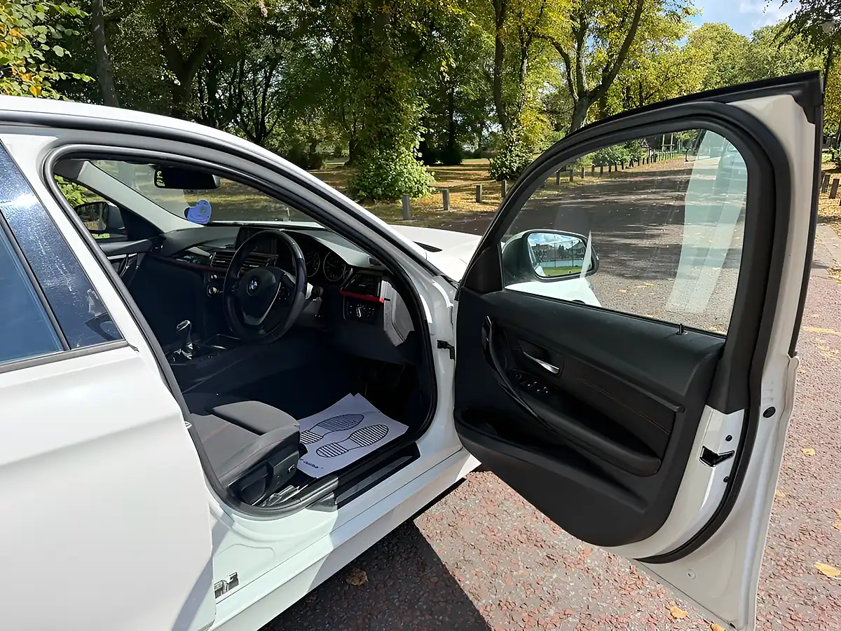 Used 2013 BMW 3 Series Sport White - Interior and Exterior details 9
