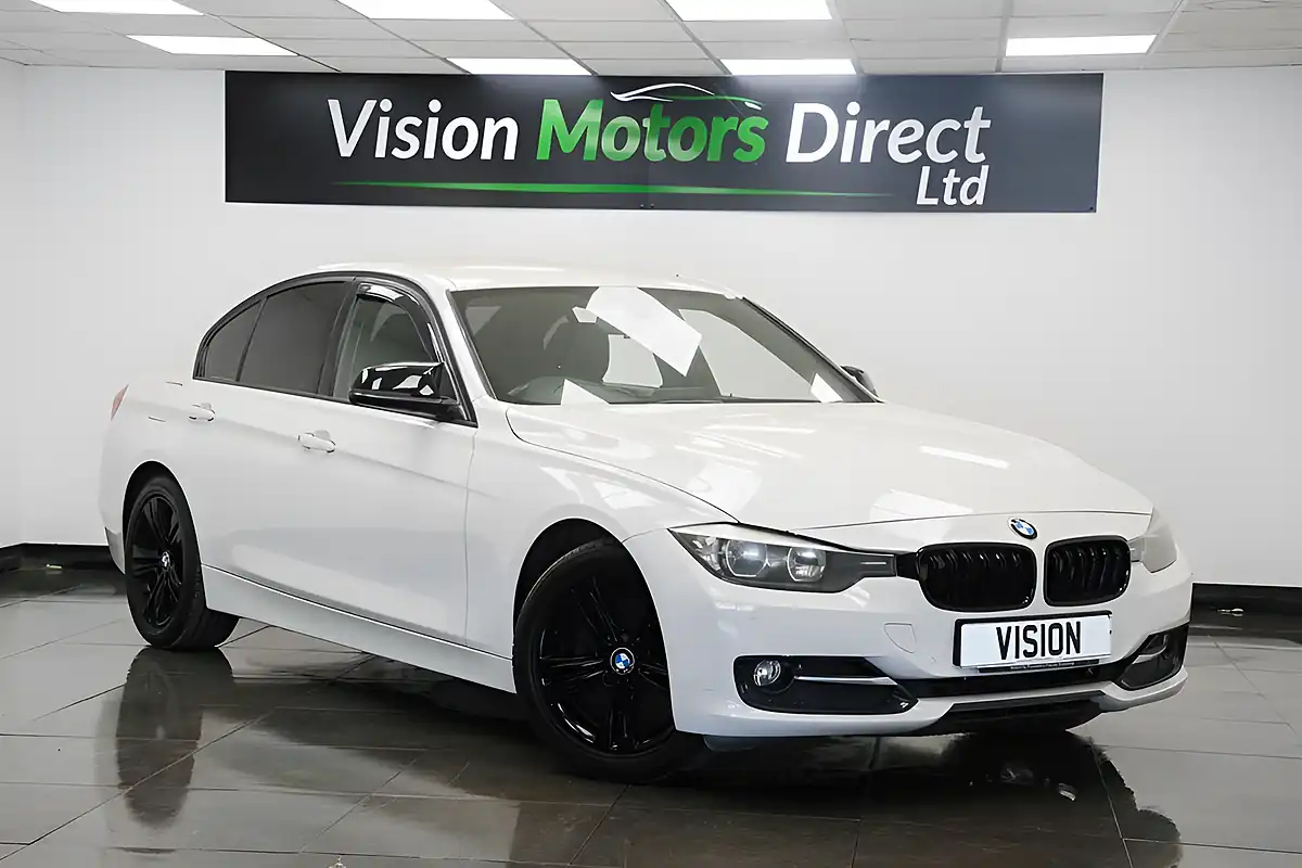 Used 2013 BMW 3 Series Sport White - Front View