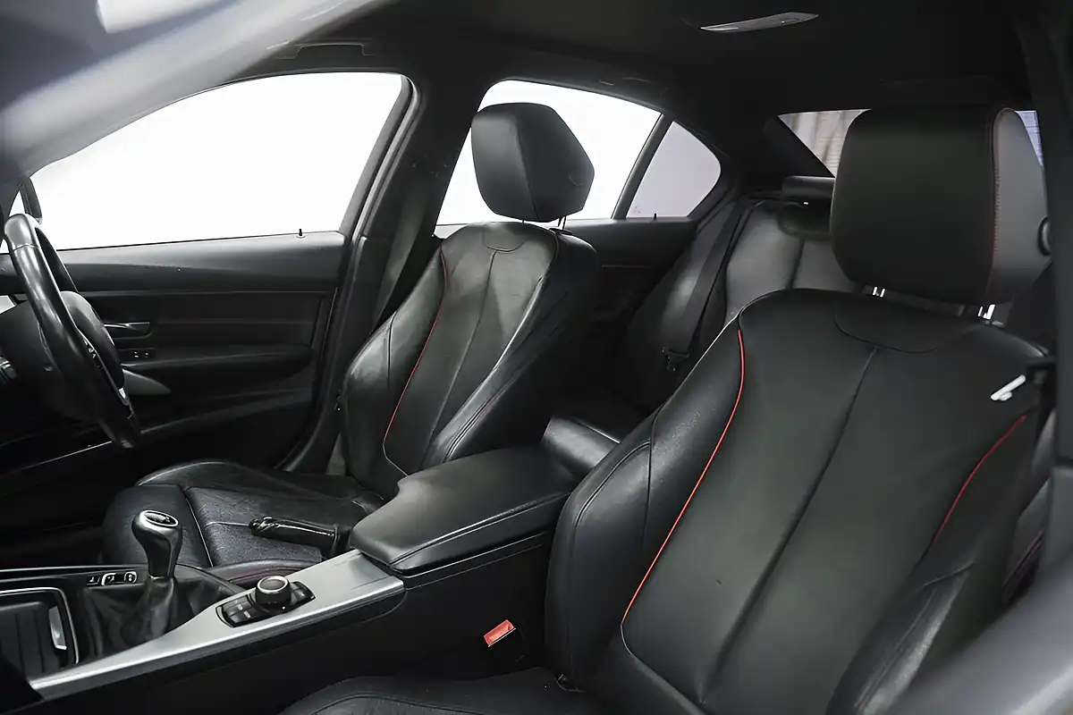 Used 2013 BMW 3 Series Sport White - Interior and Exterior details 14