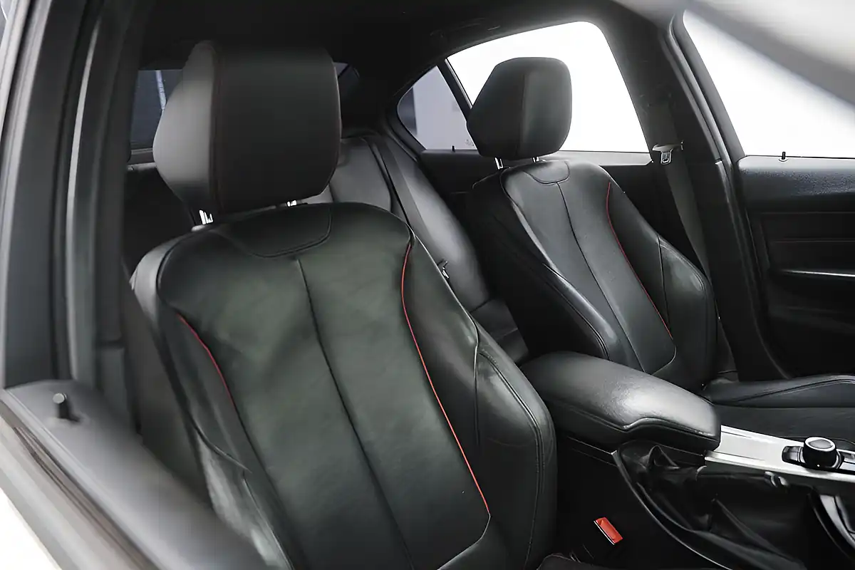 Used 2013 BMW 3 Series Sport White - Interior and Exterior details 9