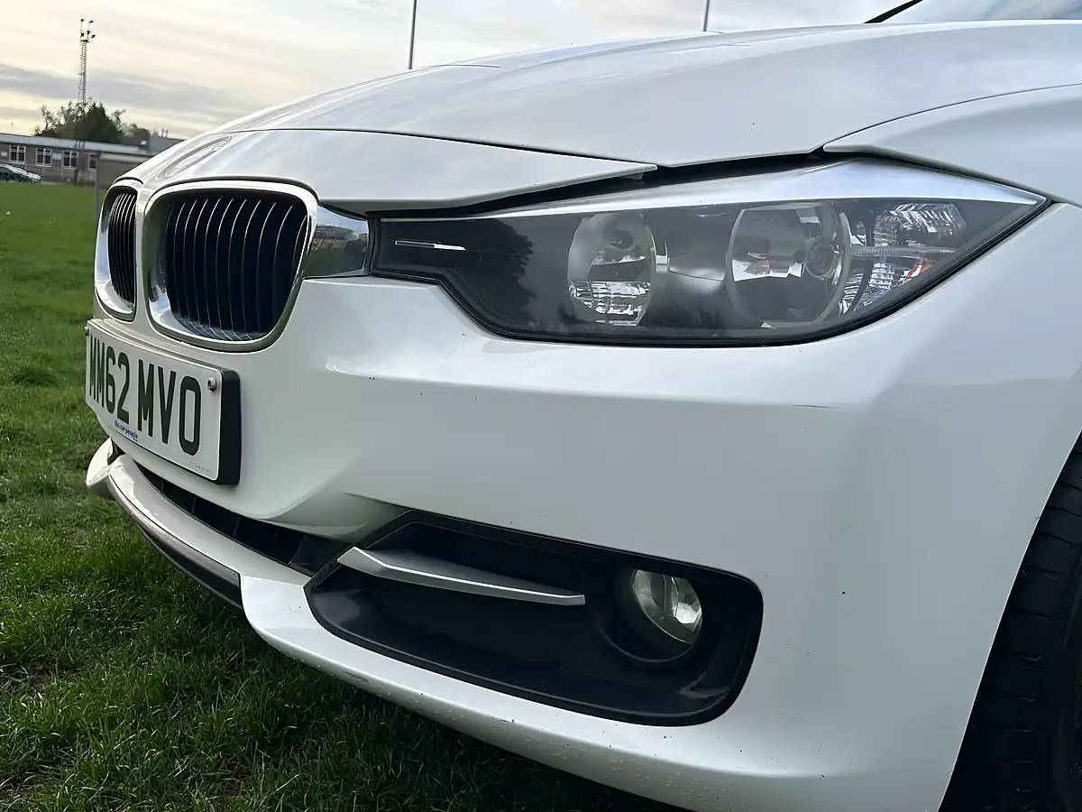 Used 2013 BMW 316i Sport Alpine White - Interior and Exterior details 10