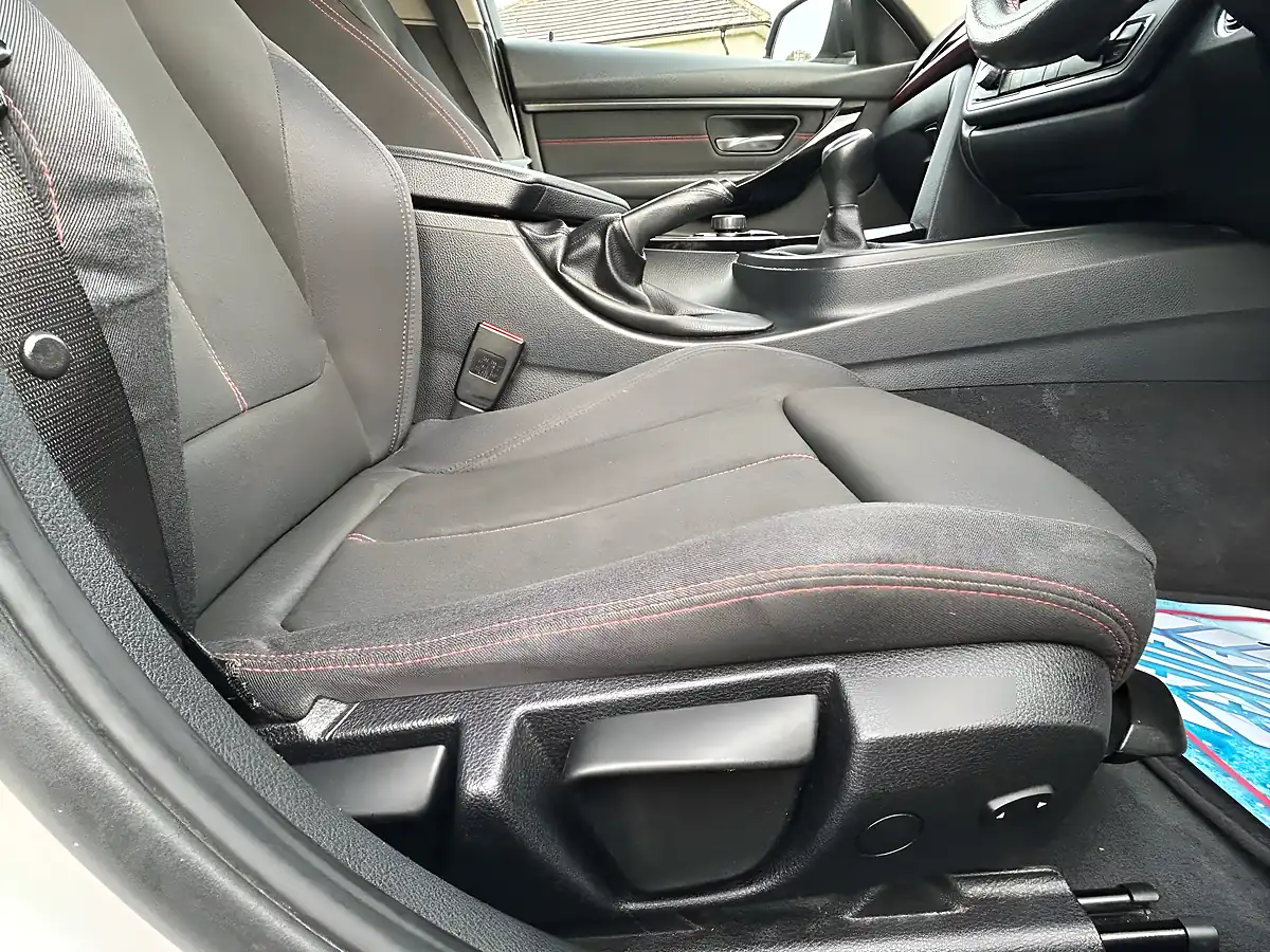 Used 2013 BMW 316i Sport Alpine White - Interior and Exterior details 18