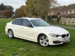 Used 2013 BMW 316i Sport Alpine White - Interior and Exterior details 3
