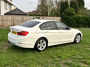 Used 2013 BMW 316i Sport Alpine White - Interior and Exterior details 5