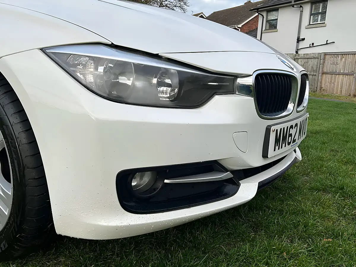 Used 2013 BMW 316i Sport Alpine White - Interior and Exterior details 9