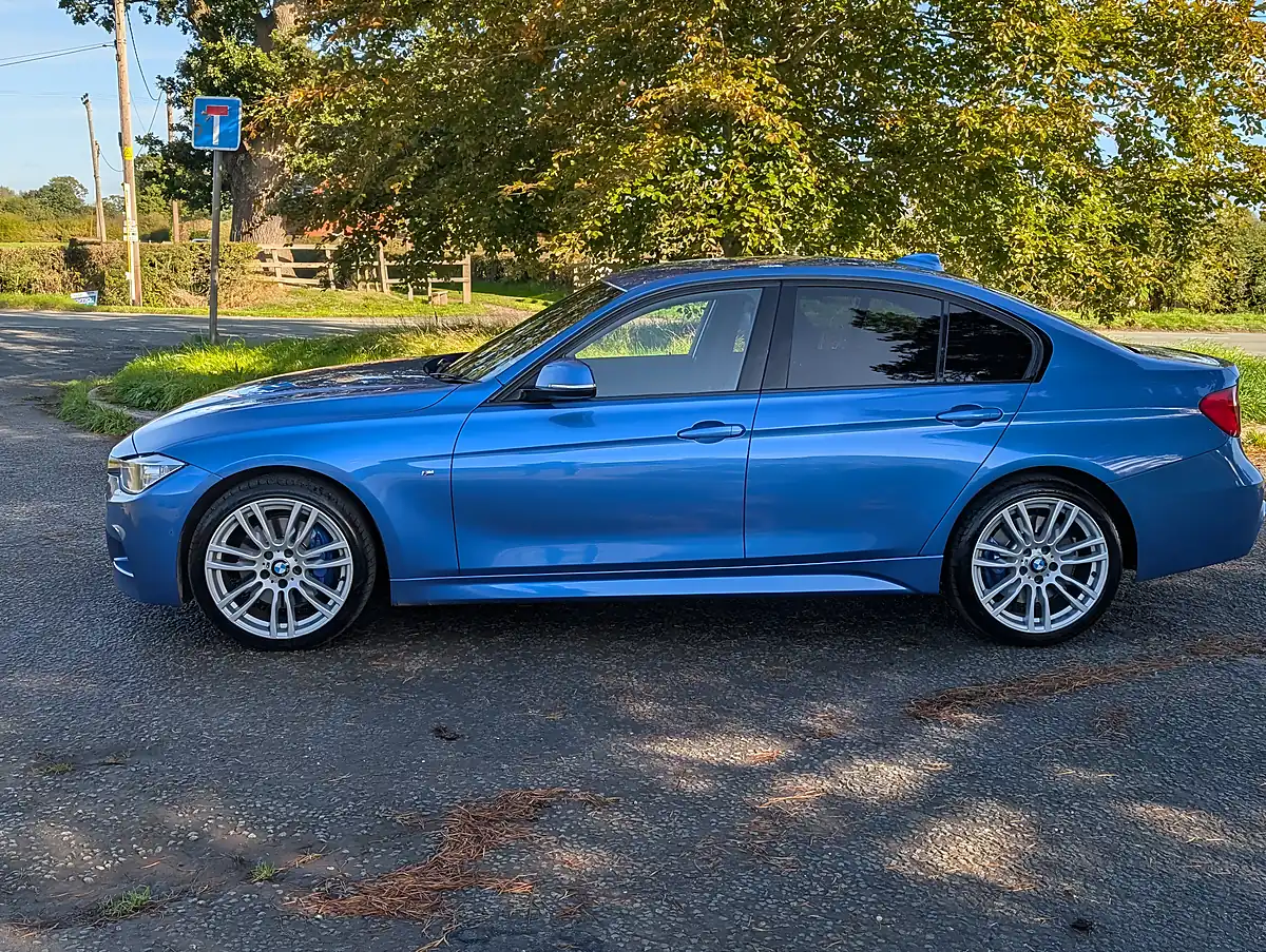 Used 2013 BMW 320i M Sport Estoril Blue - Interior and Exterior details 5