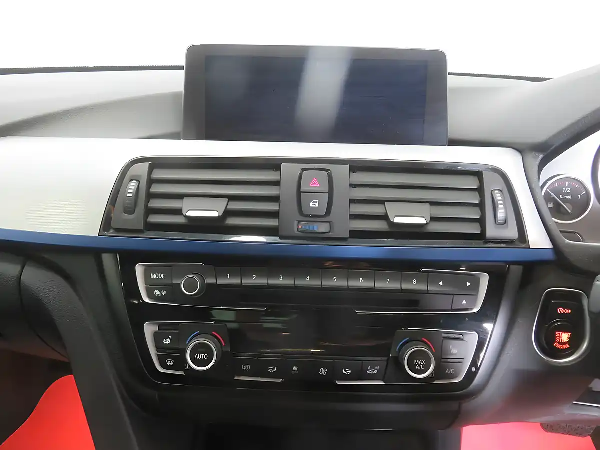Used 2013 BMW 4 Series M Sport Blue - Interior and Exterior details 13
