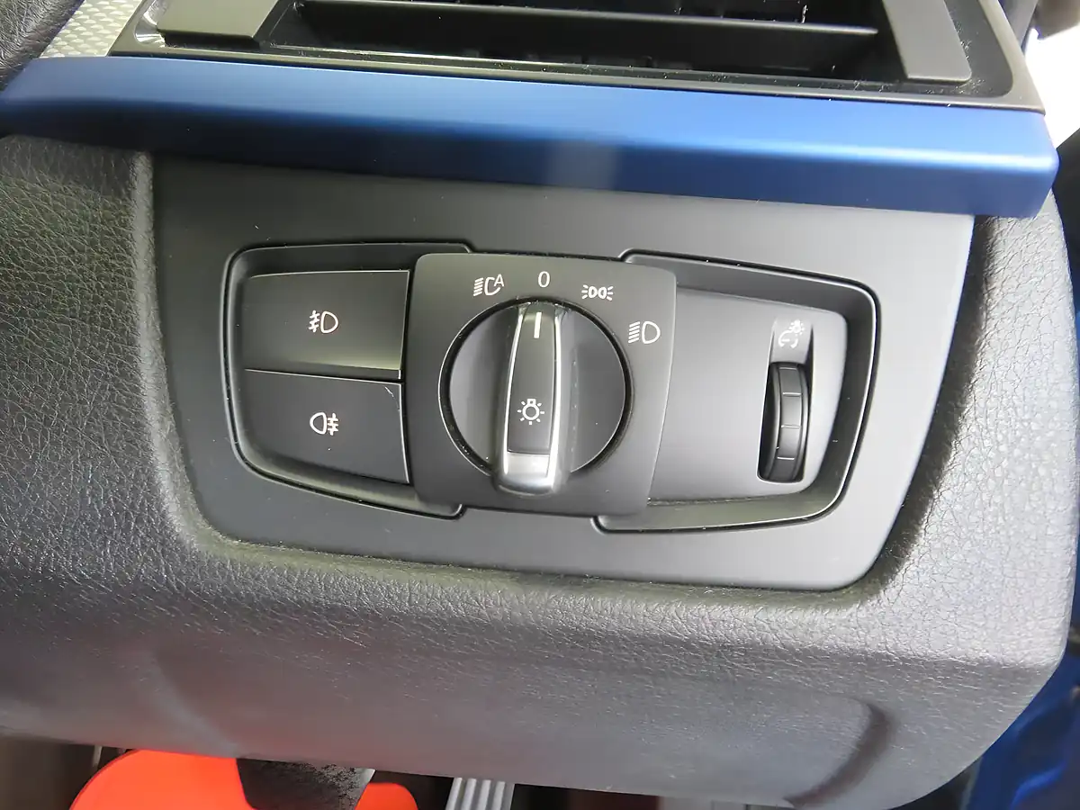 Used 2013 BMW 4 Series M Sport Blue - Interior and Exterior details 17