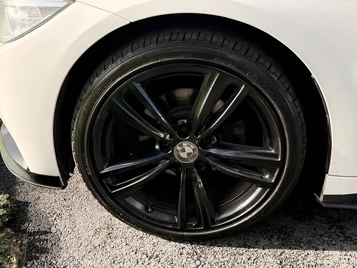 Used 2013 BMW 4 Series M-Sport Coupe White - Interior and Exterior details 16