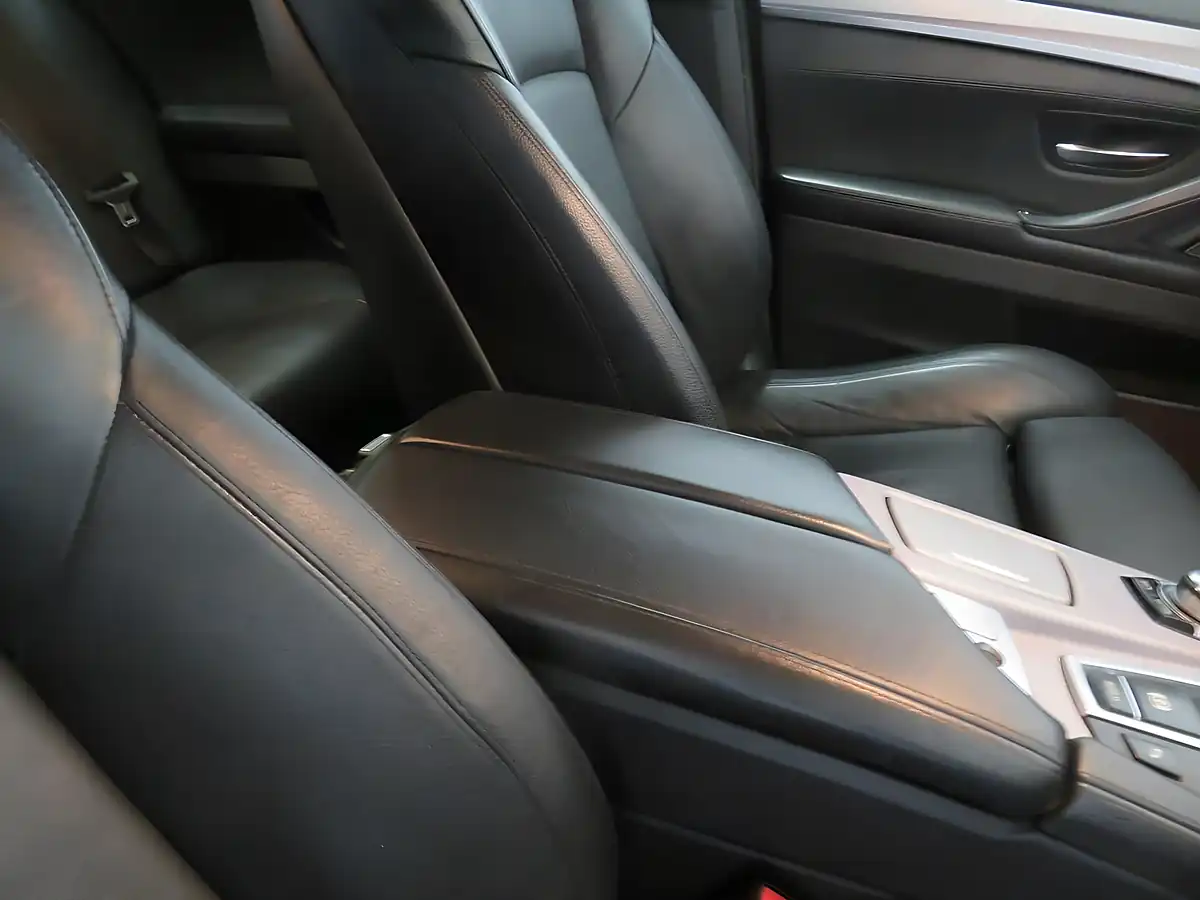 Used 2013 BMW 5 Series M Sport Blue - Interior and Exterior details 16