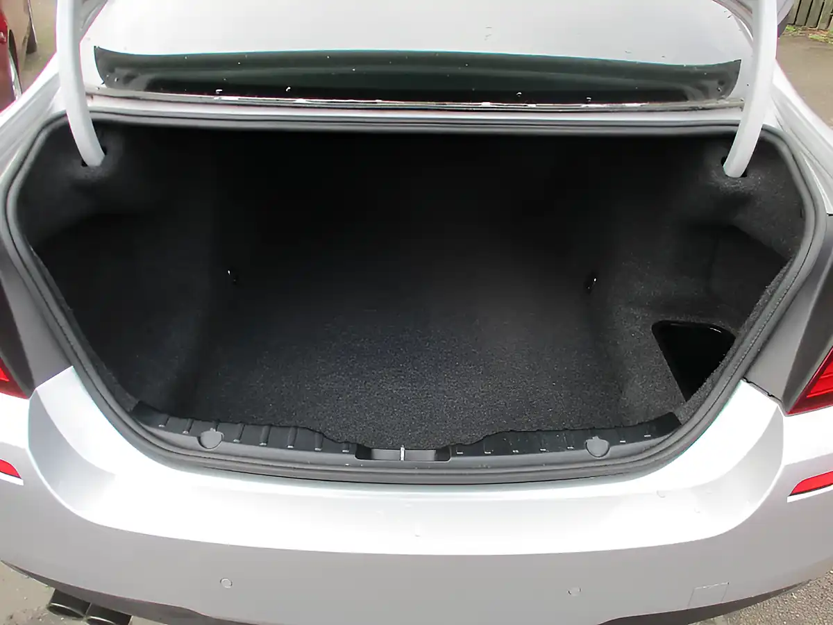 Used 2013 BMW 5 Series M Sport Glacier Silver - Interior and Exterior details 18
