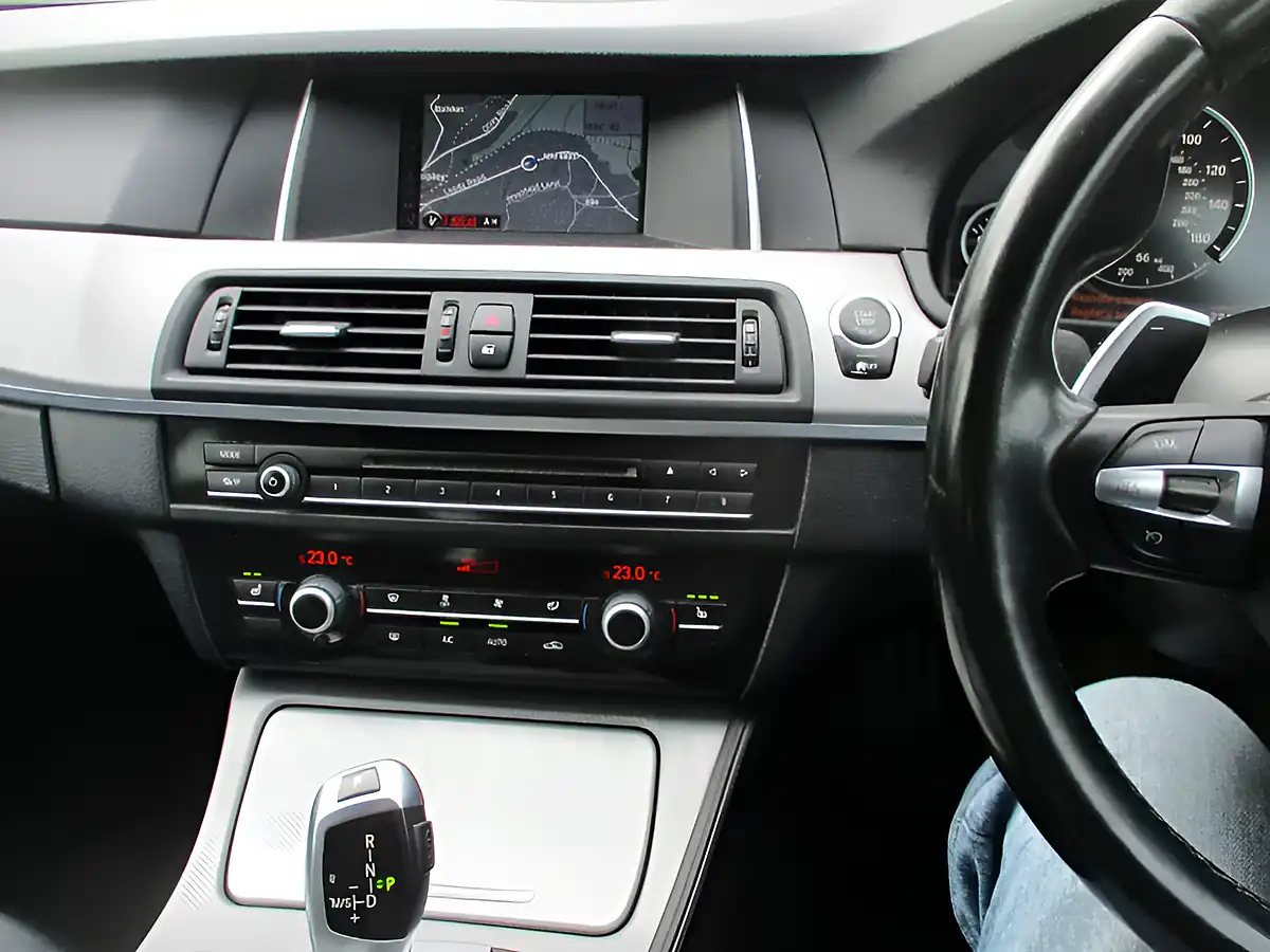 Used 2013 BMW 5 Series M Sport Glacier Silver - Interior and Exterior details 19