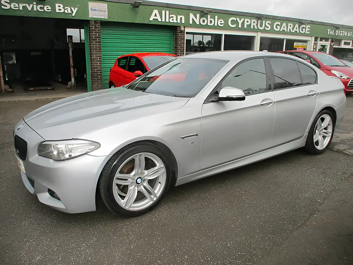 Used 2013 BMW 5 Series M Sport Glacier Silver - Interior and Exterior details 8
