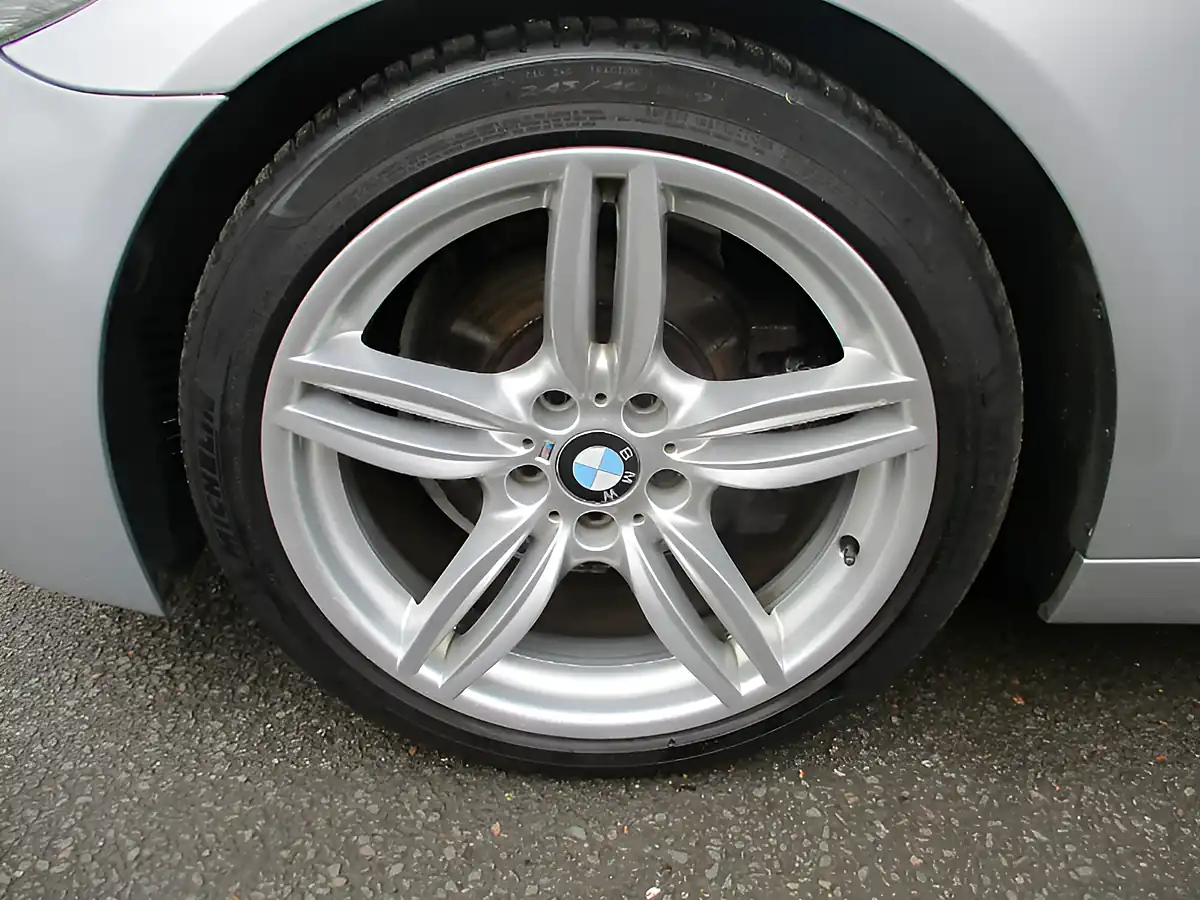 Used 2013 BMW 5 Series M Sport Glacier Silver - Interior and Exterior details 9