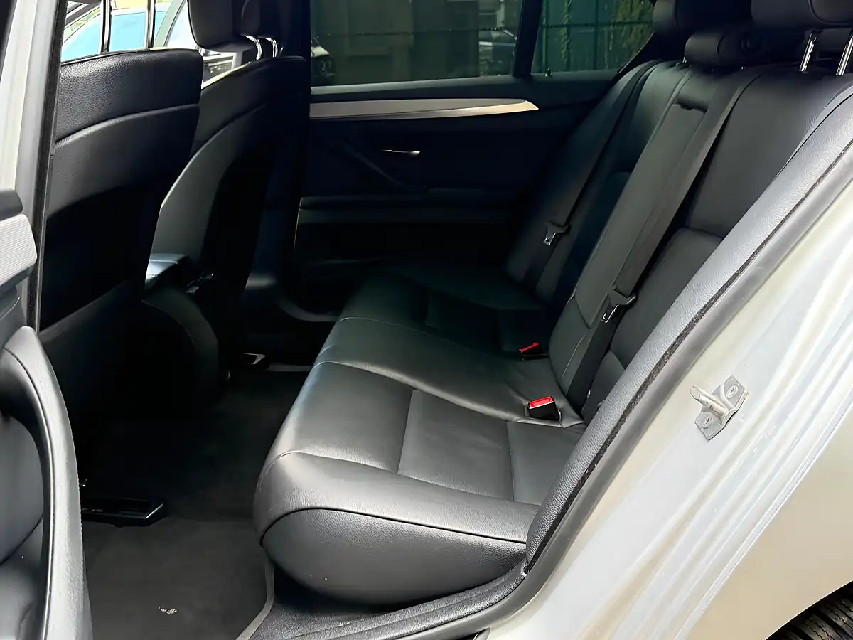 Used 2013 BMW 5 Series M Sport Silver - Interior and Exterior details 14