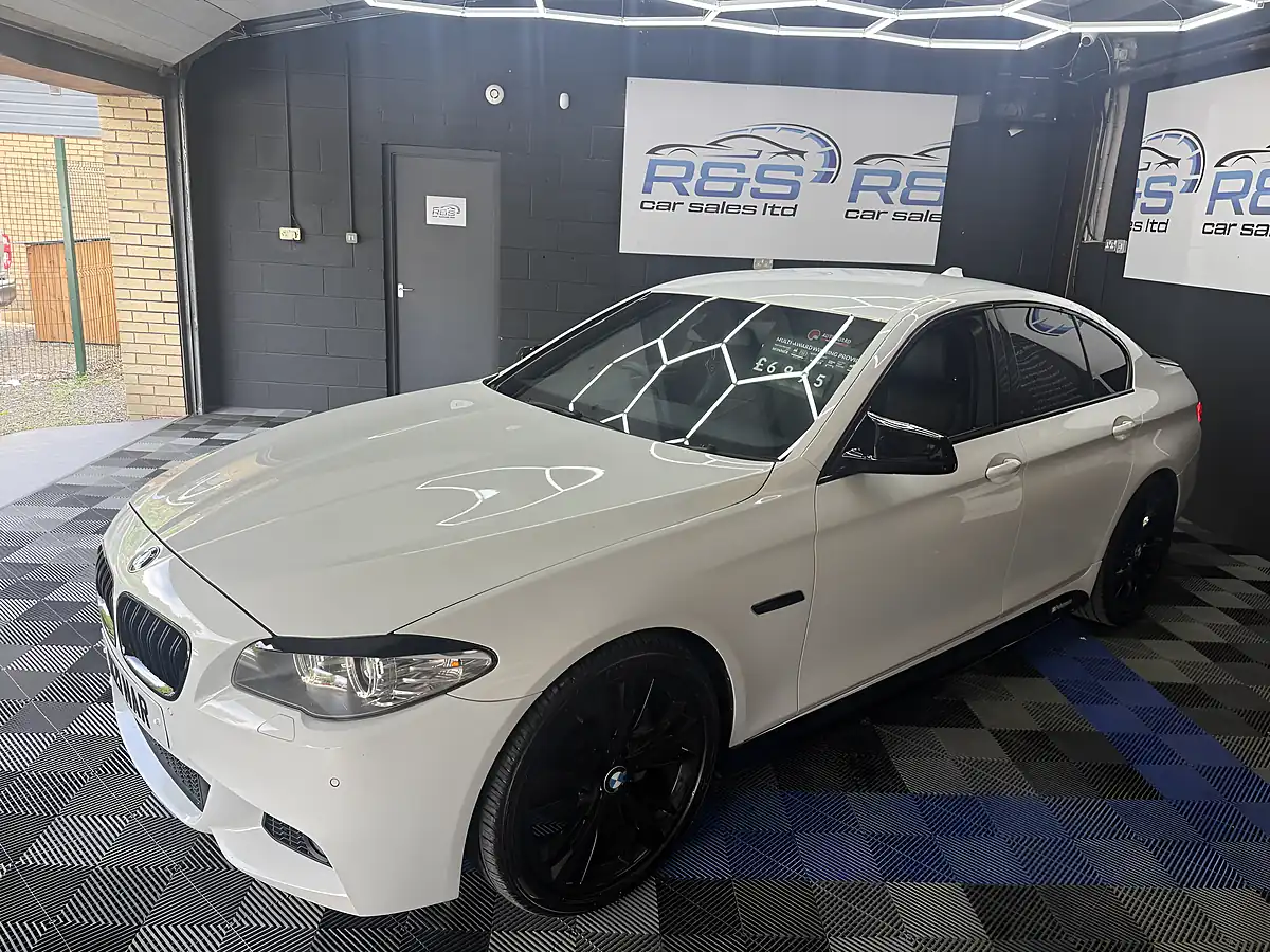 Used 2013 BMW 5 Series M Sport White - Interior and Exterior details 12