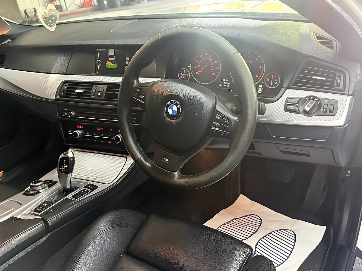 Used 2013 BMW 5 Series M Sport White - Interior and Exterior details 16