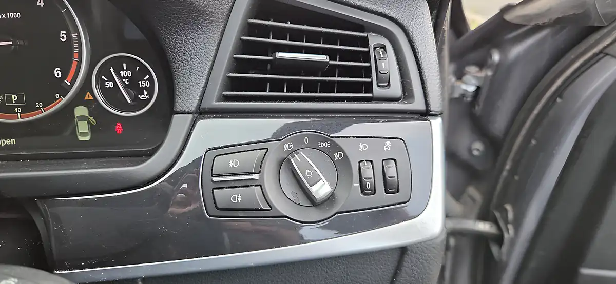 Used 2013 BMW 5 Series Se Grey - Interior and Exterior details 13
