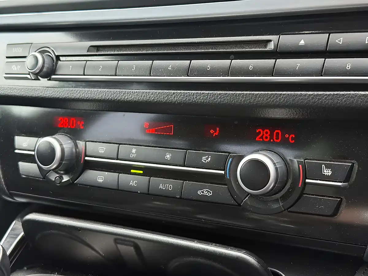 Used 2013 BMW 5 Series Se Silver - Interior and Exterior details 18