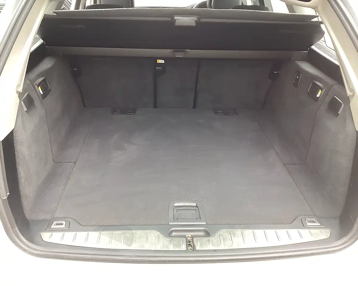Used 2013 BMW 5 Series Se Silver - Interior and Exterior details 17
