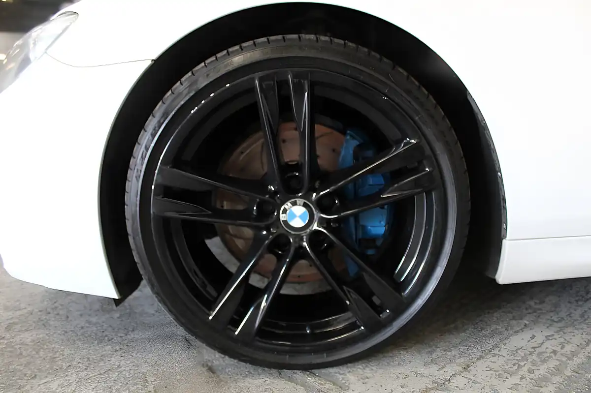 Used 2013 BMW 6 Series Gran Coupe M Sport White - Interior and Exterior details 20