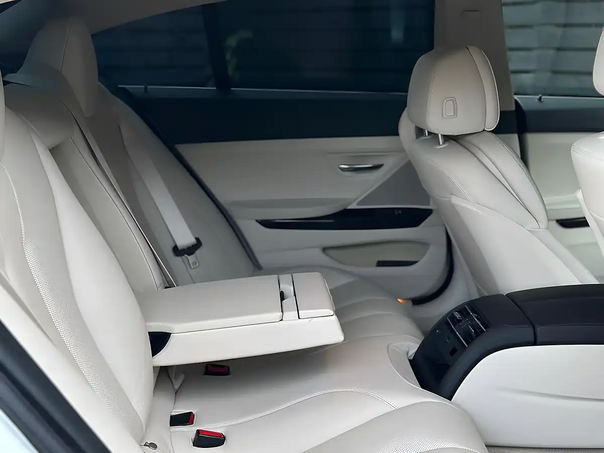 Used 2013 BMW 6 Series Gran Coupe Se White - Interior and Exterior details 14