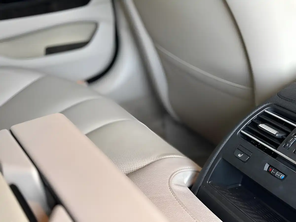 Used 2013 BMW 6 Series Gran Coupe Se White - Interior and Exterior details 15