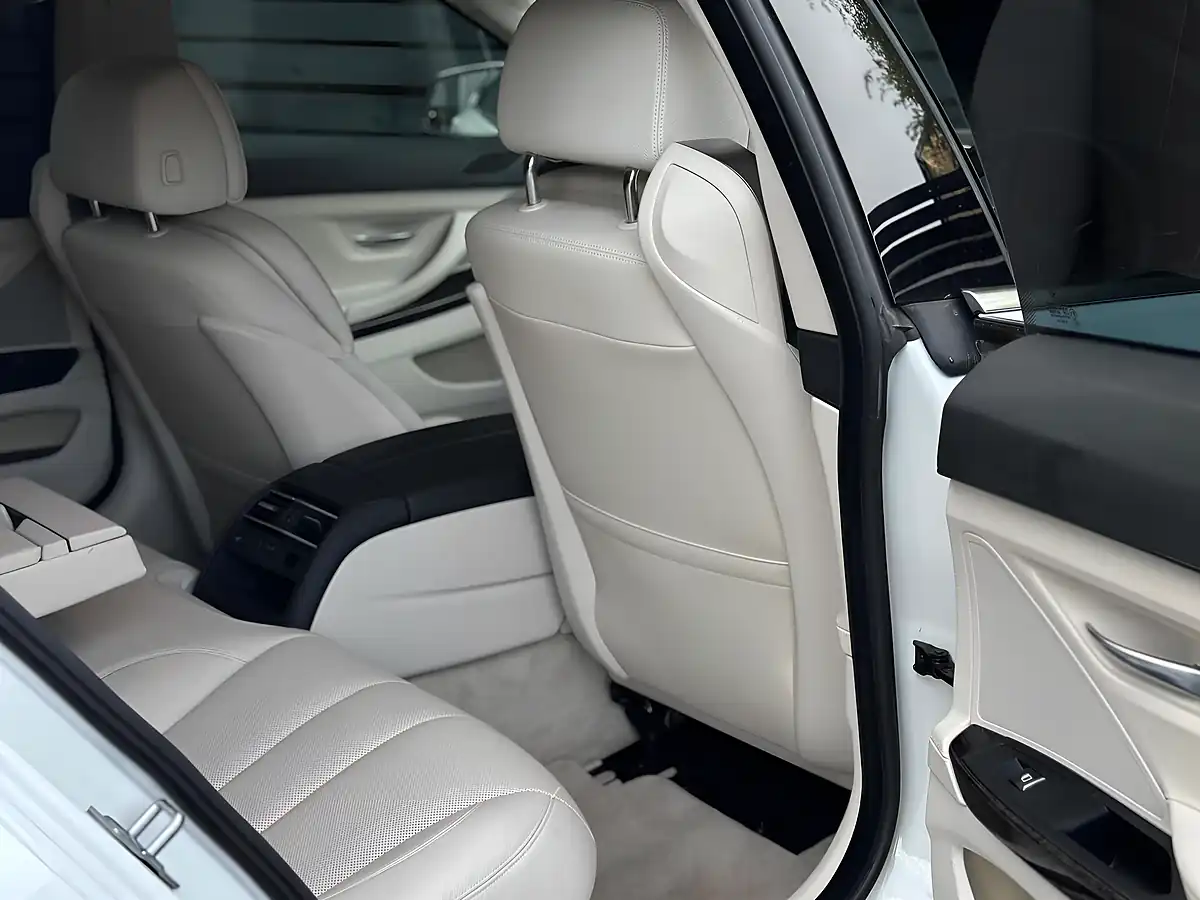 Used 2013 BMW 6 Series Gran Coupe Se White - Interior and Exterior details 9