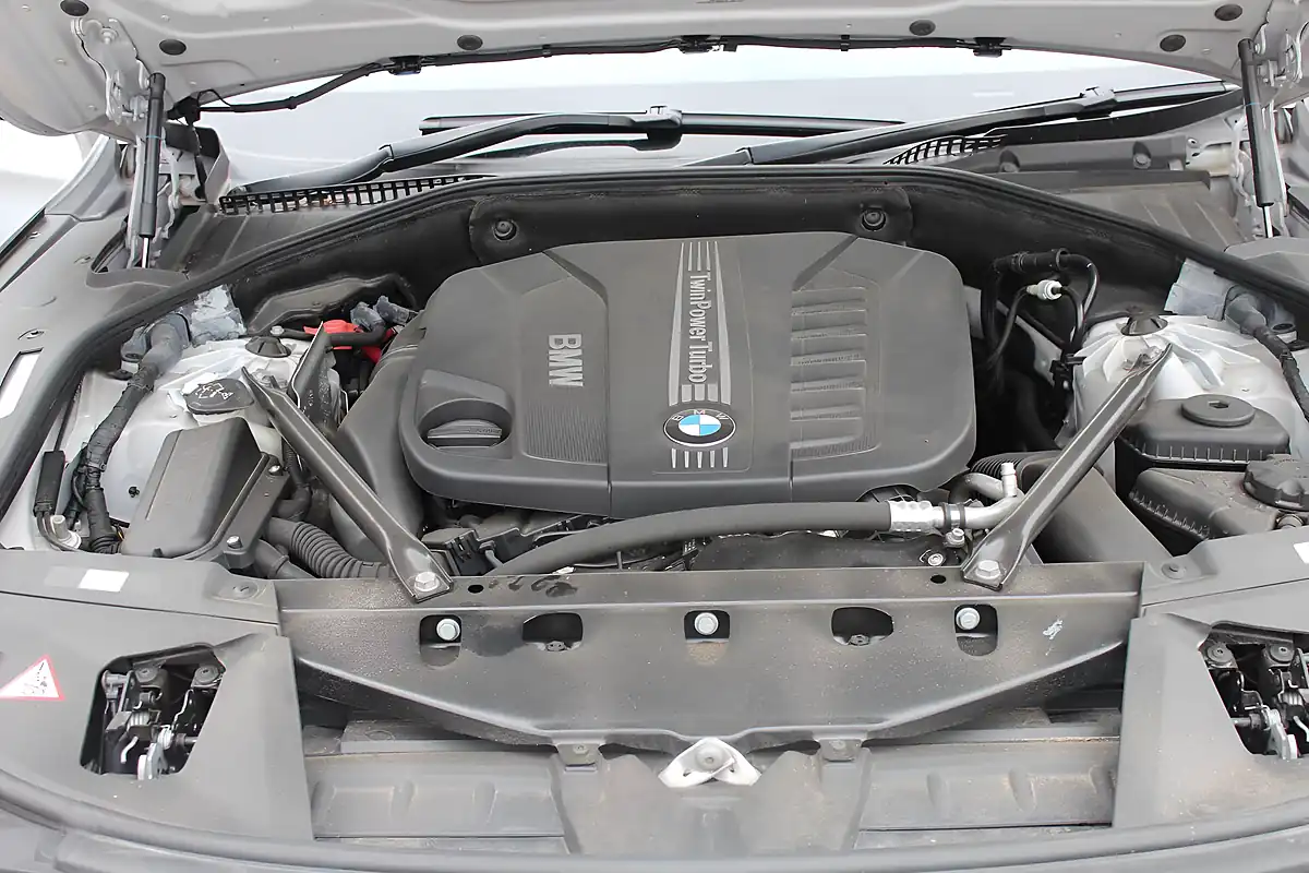 Used 2013 BMW 7 Series M Sport Silver - Interior and Exterior details 14