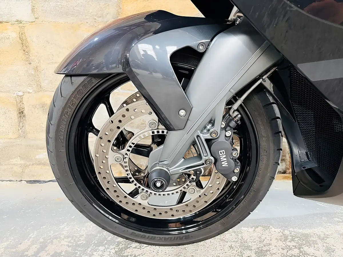 Used 2013 BMW K 1300 S Black - Interior and Exterior details 14