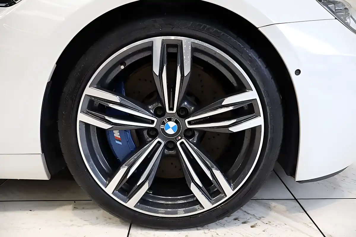 Used 2013 BMW M6 Gran Coupe White - Interior and Exterior details 9