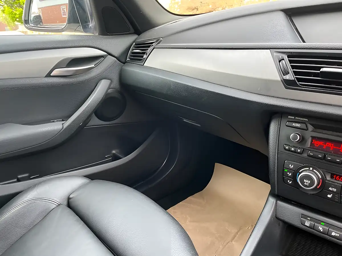 Used 2013 BMW X1 M Sport White - Interior and Exterior details 15
