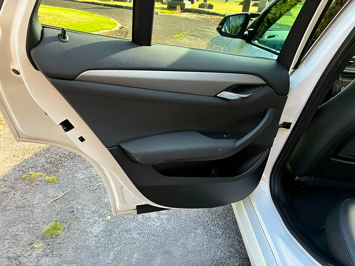 Used 2013 BMW X1 M Sport White - Interior and Exterior details 10